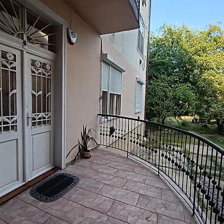 Rom Apartman Budapeste Exterior foto